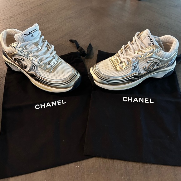 CHANEL SNEAKERS - Picture 6 of 9